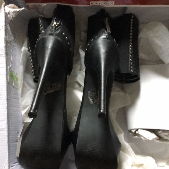 Heels - Picture 3 of 5